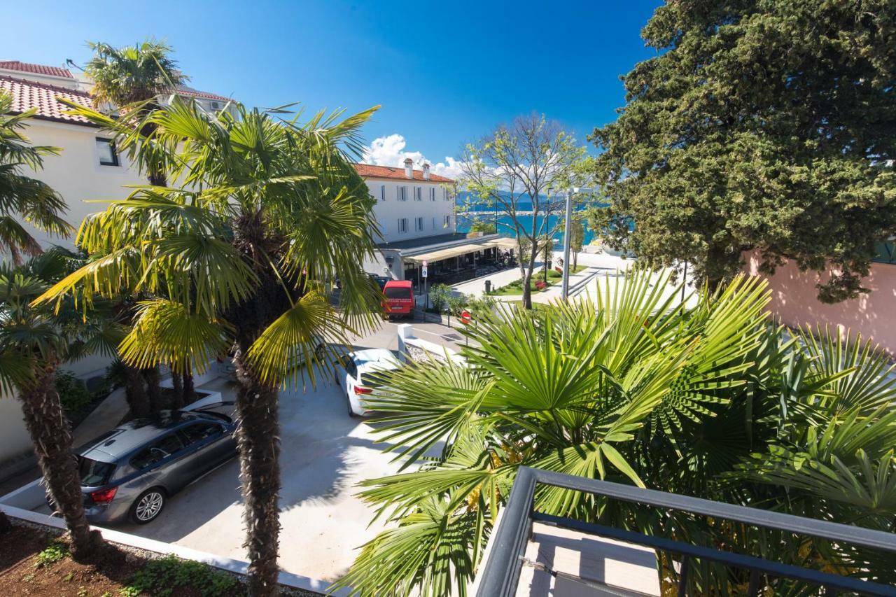Apartments Ivona Малинска Екстериор снимка