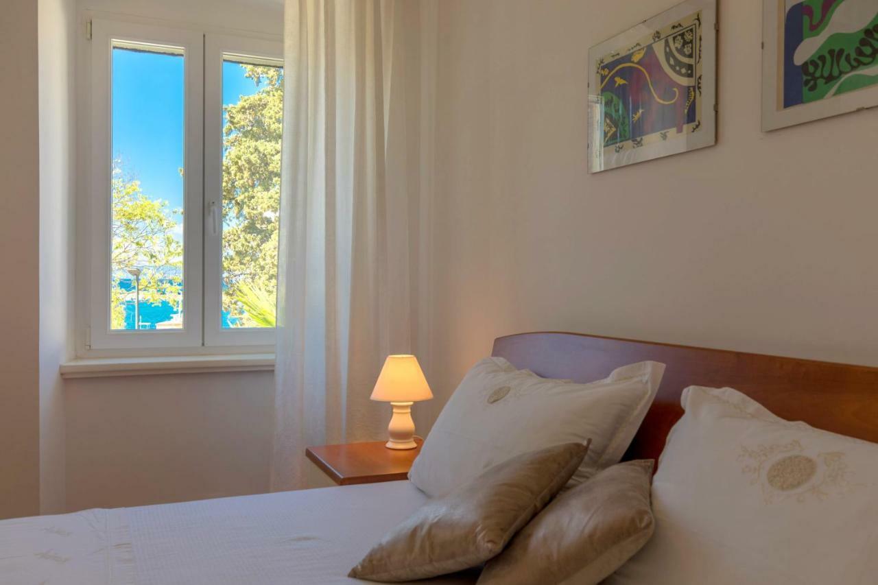 Apartments Ivona Малинска Екстериор снимка